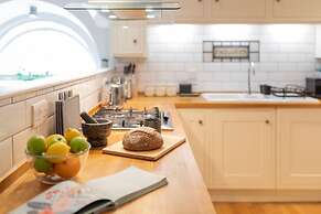 Panda Sanctuaries, Kensington Chapel Apartment