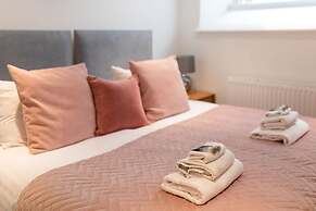 Panda Sanctuaries, Kensington Chapel Apartment