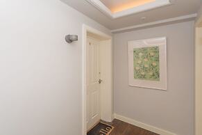 Panda Sanctuaries, Kensington Chapel Apartment