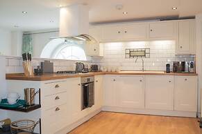 Panda Sanctuaries, Kensington Chapel Apartment