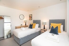 Panda Sanctuaries, Kensington Chapel Apartment