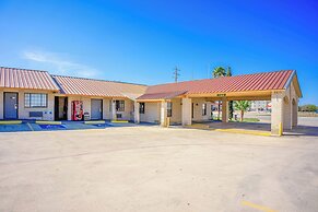 Pleasanton Executive Inn By OYO