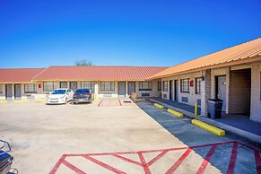 Pleasanton Executive Inn By OYO