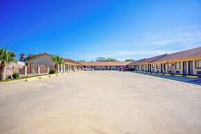 Pleasanton Executive Inn By OYO