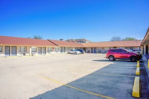 Pleasanton Executive Inn By OYO