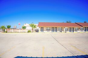 Pleasanton Executive Inn By OYO