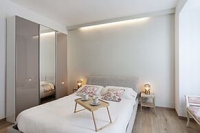 Dock 10 Apartments by Wonderful Italy