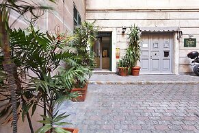 Dock 10 Apartments by Wonderful Italy