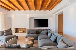 Breathtaking 5 Bedroom Villa With Private Pool