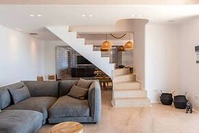 Breathtaking 5 Bedroom Villa With Private Pool