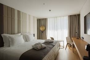 Lumen Hotel & The Lisbon Light Show