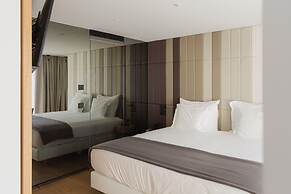 Lumen Hotel & The Lisbon Light Show