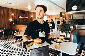 Mollie's Motel & Diner