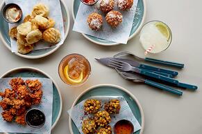 Mollie's Motel & Diner