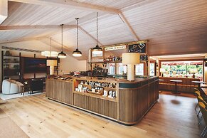 Mollie's Motel & Diner