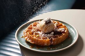 Mollie's Motel & Diner