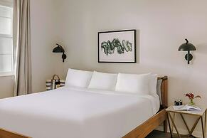 Sonder by Marriott Bonvoy Vista Cay Apartments