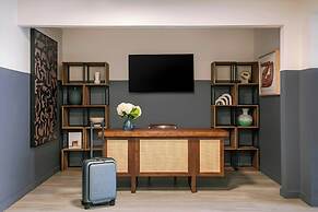 Sonder by Marriott Bonvoy Vista Cay Apartments