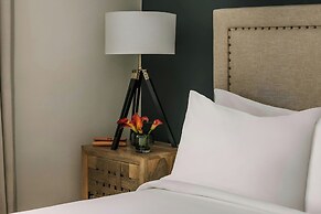 Sonder by Marriott Bonvoy Vista Cay Apartments