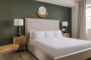 Sonder by Marriott Bonvoy Vista Cay Apartments