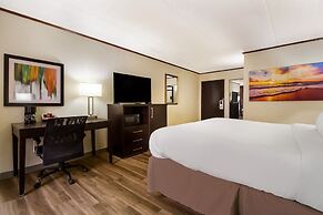 Clarion Pointe Lake Jackson - Clute