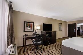 Clarion Pointe Lake Jackson - Clute