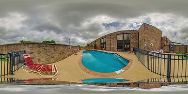Clarion Pointe Lake Jackson - Clute