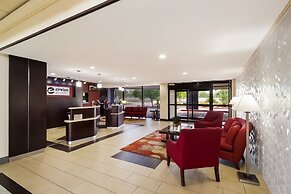 Clarion Pointe Lake Jackson - Clute