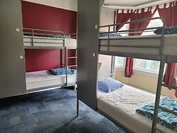 Ansonia Hotel - Hostel