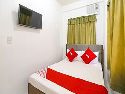 OYO 736 Jade Apartelle