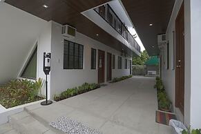 OYO 736 Jade Apartelle
