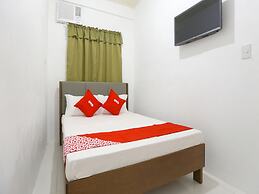OYO 736 Jade Apartelle
