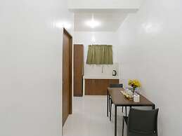 OYO 736 Jade Apartelle