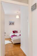 Bright and Cozy Duplex Near City Center