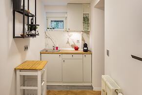 Modern Studio Near British Square