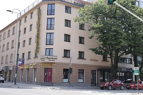 Spacious Serviced Apartment - Free Parking - Breakfast