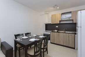 Modern 1bdr Apartment Near Center - Free Parking