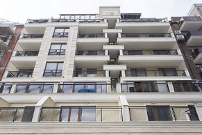 Modern 1bdr Apartment Near Center - Free Parking