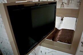 Serviced Apartment- Free Parking - Breakfast bar