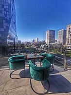 Bright Serviced Apartment With Breakfast bar