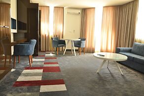 Bright Serviced Apartment With Breakfast bar