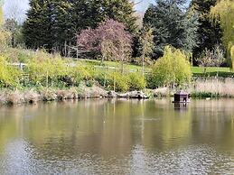 Charming 2-bed Cottage on Outskirts of Beverley