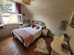 Charming 2-bed Cottage on Outskirts of Beverley