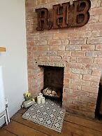 Charming 2-bed Cottage on Outskirts of Beverley