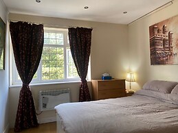 1-bed Unit 10 Minute Drive From Hellfire Caves