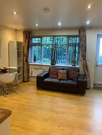 1-bed Unit 10 Minute Drive From Hellfire Caves