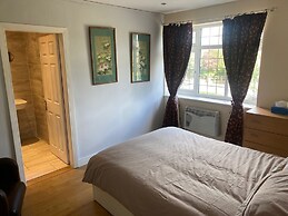 1-bed Unit 10 Minute Drive From Hellfire Caves