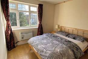 1-bed Unit 10 Minute Drive From Hellfire Caves