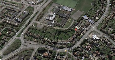 1-bed Unit 10 Minute Drive From Hellfire Caves