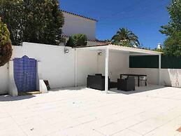 Remarkable 3-bed House in Albufeira